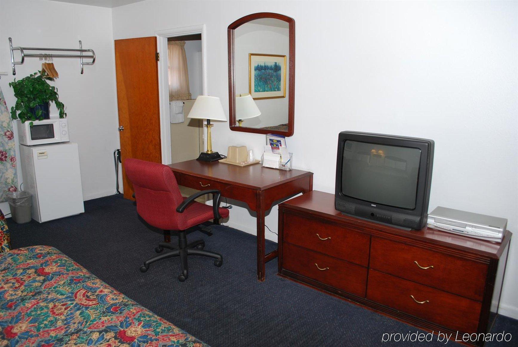Majestic Inn & Suites Klamath Falls Room photo