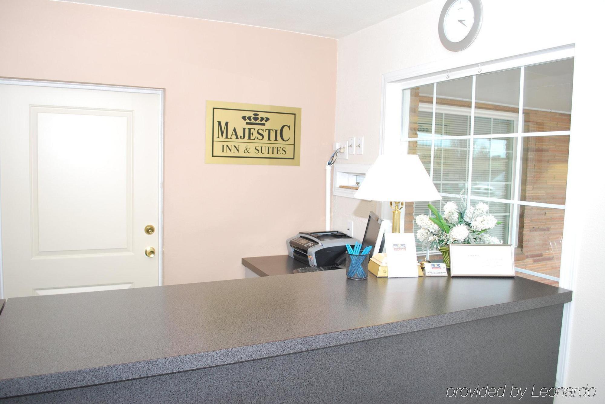 Majestic Inn & Suites Klamath Falls Exterior photo
